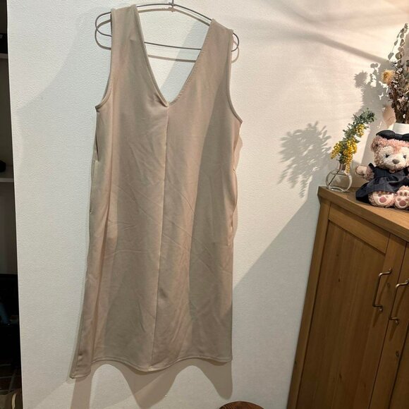 Sleeveless Loose Thin Top - Picture 1 of 2